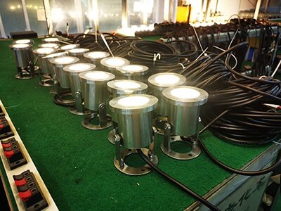 9W stainless steel underwater spotlight aging test