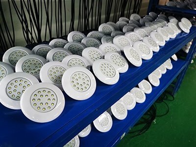 Plastic resin filled pool light 4W production