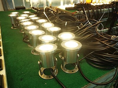 stainless steel underwater spotlight aging test